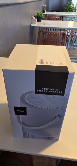 Altavoz Bose portátil de asa color blanco. NUEVOS.