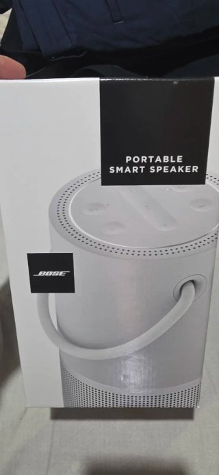 Altavoz Bose portátil de asa color blanco. NUEVOS.