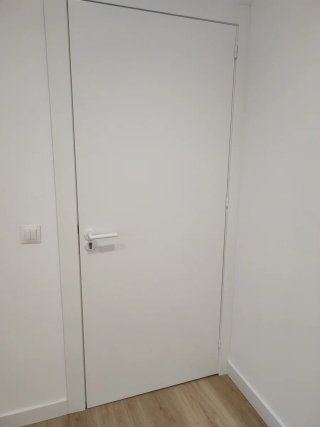 Puerta Lacada Blanca Oficina/Vivienda