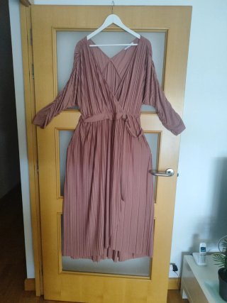 Vestido fiesta plisado rosa
