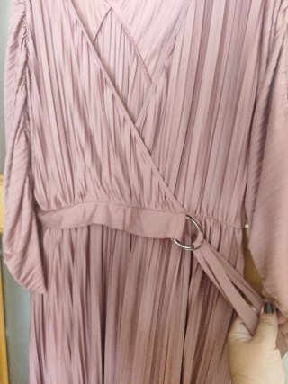 Vestido fiesta plisado rosa