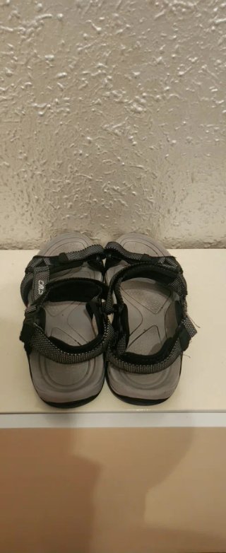 Sandalias CMP negras y grises