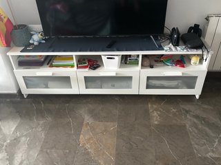 Mueble TV salón blanco y cristal
