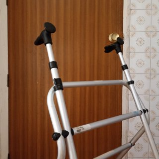 Andador Plegable con Ruedas