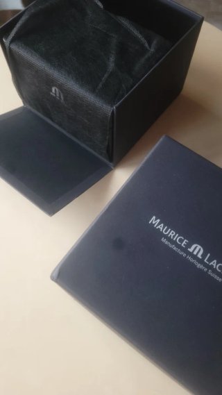 Maurice Lacroix Aikon Automático