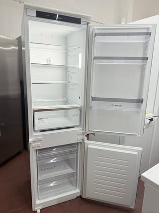 Frigorífico Combi Integrable Bosch Serie 4