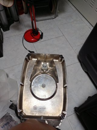 Exprimidor manual vintage cromado