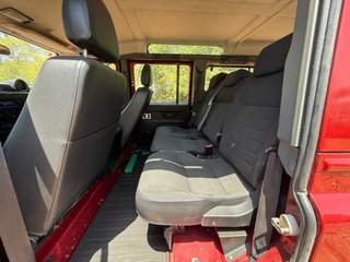 Land Rover Defender 110 2011