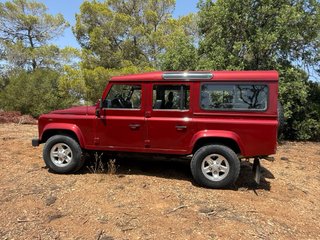 Land Rover Defender 110 2011