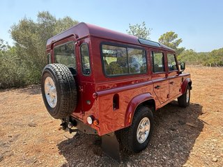 Land Rover Defender 110 2011