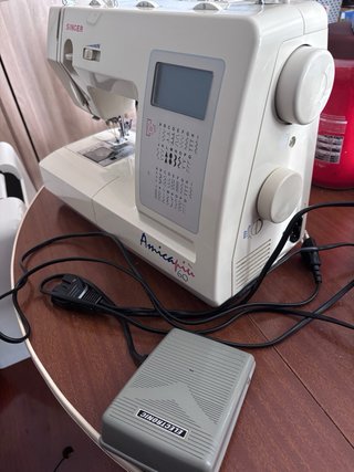 Máquina de coser Singer Amica 60