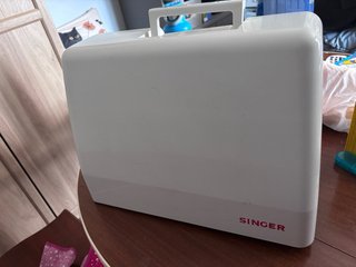 Máquina de coser Singer Amica 60