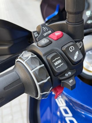 BMW F 900 XR