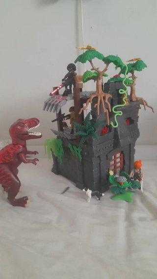 Playmobil Campamento Base T-Rex 9429