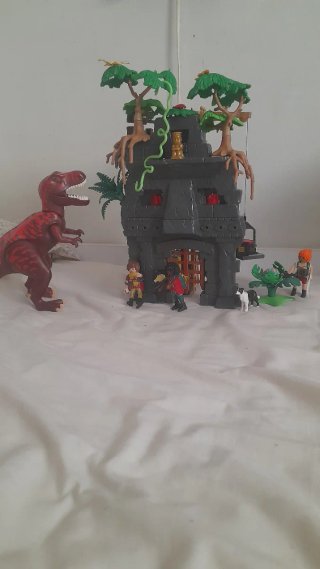 Playmobil Campamento Base T-Rex 9429