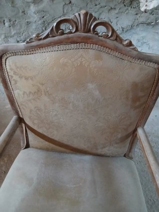 Butaca antigua de madera y tela para RESTAURAR