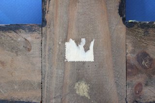 Crucifijo antiguo. Madera y metal dorado.