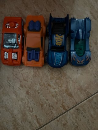 Circuito Coches Hot Wheels con 4 coches