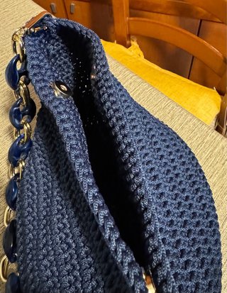 Borsa artigianale all’uncinetto blu navy