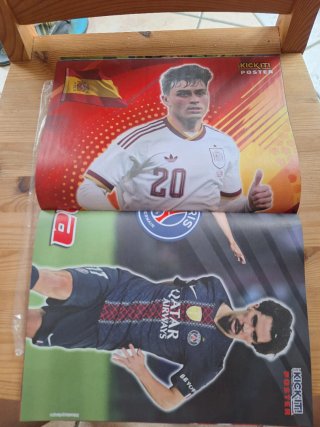 Revista mas álbum de fútbol, 20 cromos y 8 cartas