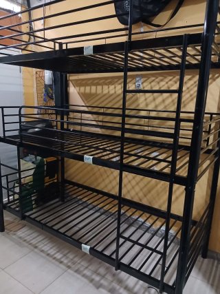 Litera Metálica Negra
