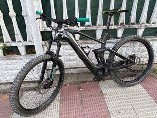 Vendo/cambio Bici electrica Cube stereo hybrid