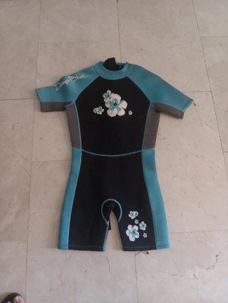 Traje de neopreno corto talla 10.