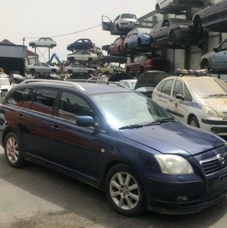 Toyota 397200 8380005631 cuadro avensis berlina