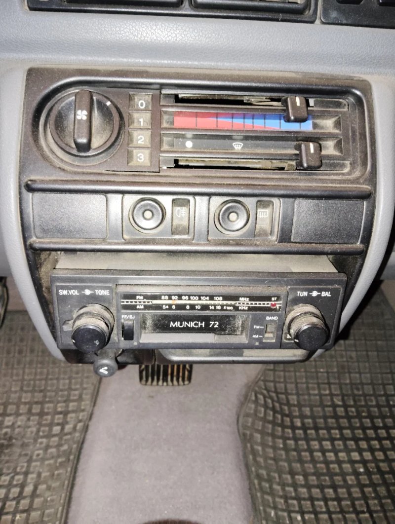 Ford Fiesta 1990 - foto 1