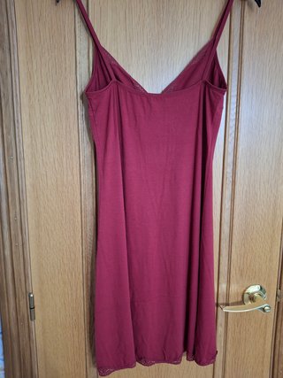 Camisón mujer tirantes. Oysho. Talla S. Granate.