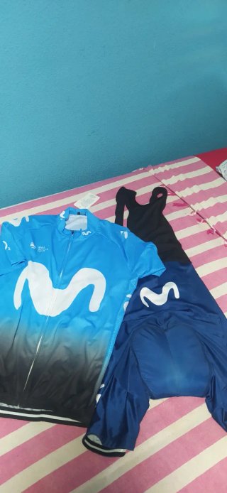 Conjunto ciclismo Movistar Team