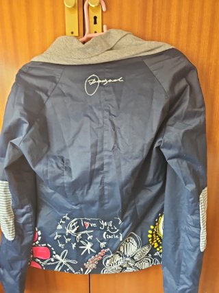 Blazer impermeable estampado Queda genial. puesto