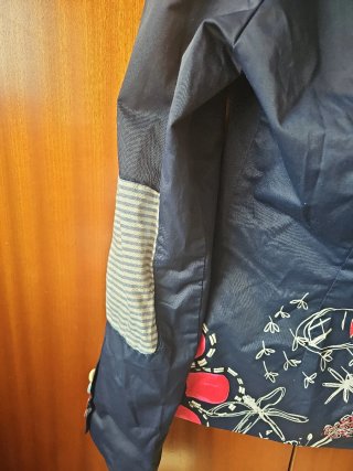 Blazer impermeable estampado Queda genial. puesto