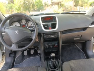 Peugeot 207 2010