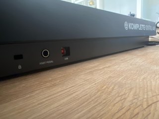 Teclado MIDI Komplete Control A49
