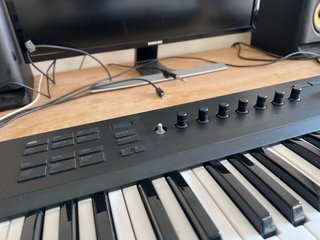 Teclado MIDI Komplete Control A49