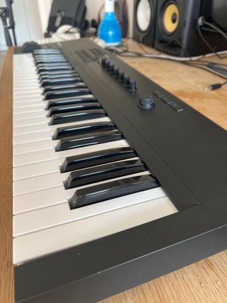 Teclado MIDI Komplete Control A49