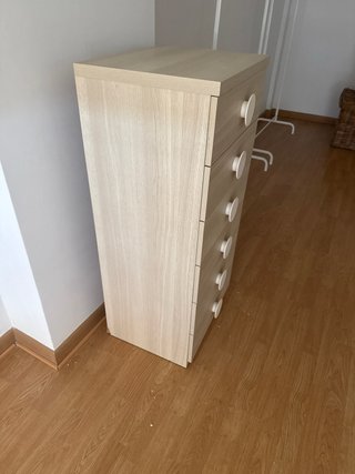 Xiffonier de madera color beige y marrón