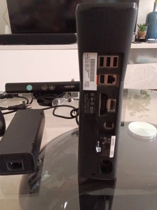 Xbox 360 Completa con Kinect y Mandos