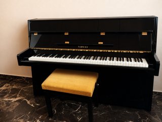 Piano Vertical Yamaha M1JR