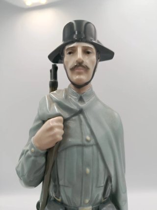 FIGURA LLADRÓ GUARDIA CIVIL