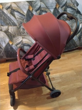 Silla de paseo Chicco color burdeos