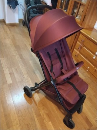 Silla de paseo Chicco color burdeos