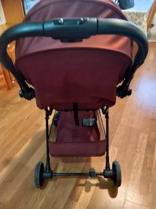 Silla de paseo Chicco color burdeos