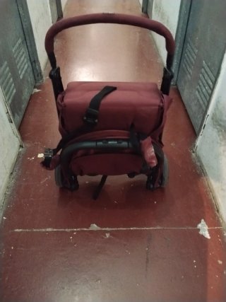 Silla de paseo Chicco color burdeos