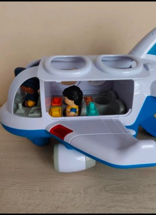 Avión interactivo + coche y figuras