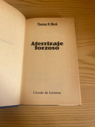 Libro aterrizaje forzoso