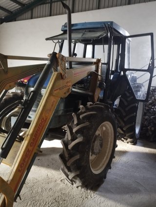 Tractor New Holland TS90