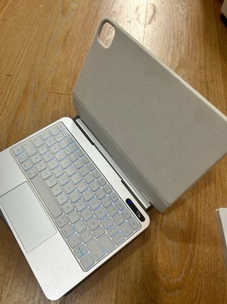 Teclado Bettdow Aluminio iPad Air 11" + Metapen A8