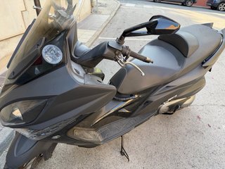 Kymco Xciting 400 Maxi Scooter 2017 Negra